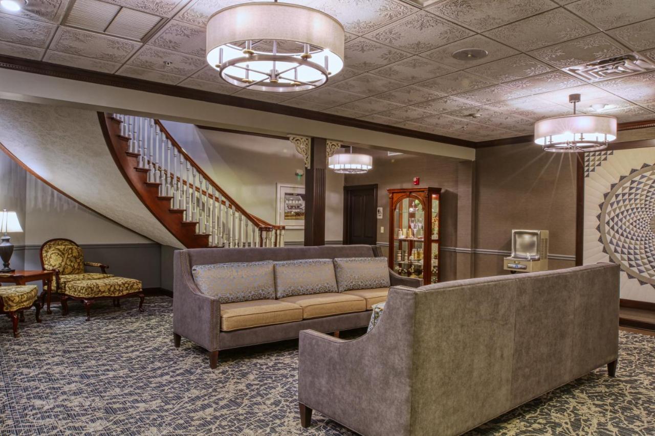 Carlisle Inn Уолнат-Крик Экстерьер фото